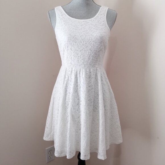 White Lace Dress by Monteau - Picture 2 of 7